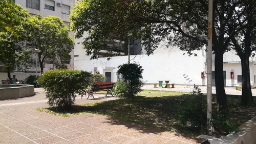 Venta- Departamento De 3 Ambientes Con Toilette- Trelles Y Franklin- Plaza Irlanda