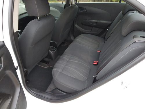 Imagen 11 de 16 de Chevrolet Sonic 1.6 Ls Mt