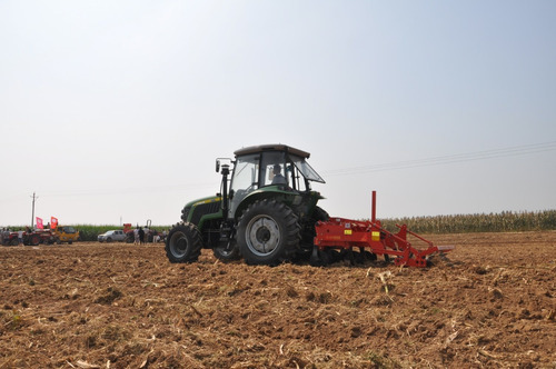 Imagen 3 de 10 de Tractor Agricola Chery Cabina 130hp, Doble Tracción