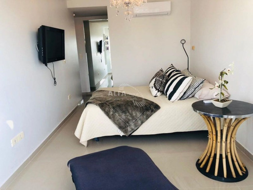 Imagen 10 de 19 de Apartamento En Venta, Mansa, Venta Temporario, 3 Dormitorios , Punta Del Este
