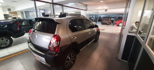 Toyota Etios Cross