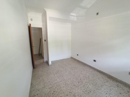 Imagen 15 de 20 de 7 E/ 163 Y 164, Berisso - Casa En Ph En Venta