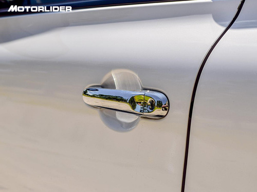 Imagen 10 de 25 de Nissan March Advance 1.6 Extra Full | Permuta / Financia