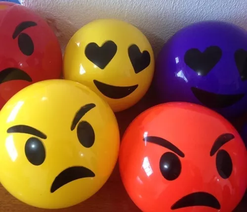 Bola Amarela Infantil Emojis Variados N°5 Apolo No Atacado