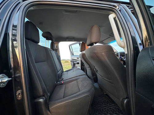Imagen 13 de 20 de Toyota Hilux 2019 2.8 D/cab 4x4 Srv
