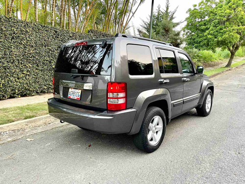 Imagen 8 de 14 de Jeep Cherokee 4x4