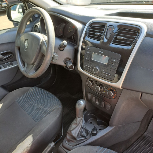 Imagen 13 de 17 de Renault Sandero Expression Pack 1.6 2018