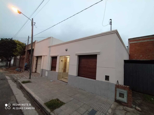 Imagen 4 de 9 de Casa Y Galpón En Venta Barrio Yofre Sur