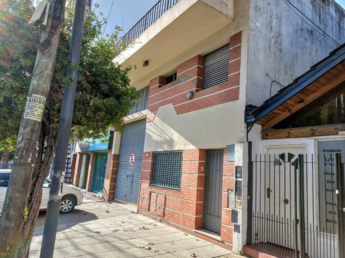 Liniers. Galpón Loza 227m² Con Entrepiso.