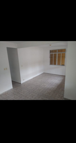 Casa De Vila À Venda Na Rua Roque Barbosa, Bangu, Rio De Janeiro - Rj - Liv-11786