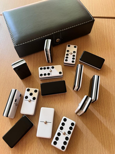 Domino Cebra Deluxe Ingles + Cubilete Liso + Dados De Poker