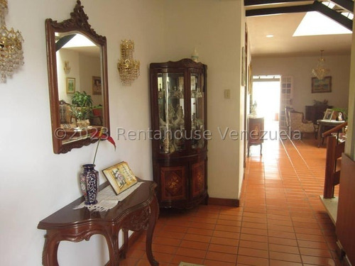 Imagen 3 de 24 de Casa En Venta El Cafetal Caracas. En Calle Cerrada Con Vigilancia