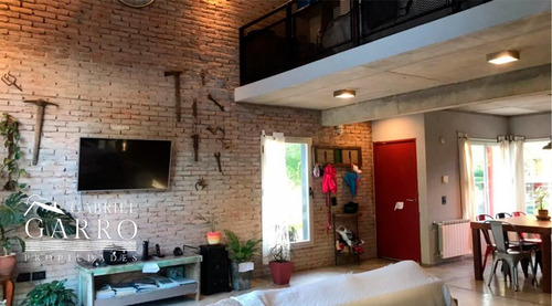 Imagen 6 de 19 de Moderna Casa En Venta En Valeria Del Mar.