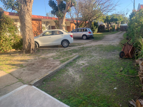 Playa A Media Cuadra. 1 Dorm., Patio, Jardín, Cochera. Tomo Permuta En Montevideo.