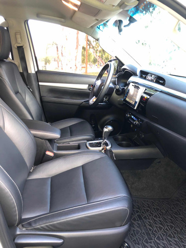 Imagen 10 de 16 de Toyota Hilux 2018 2.8 Cd Srx 177cv 4x2 At