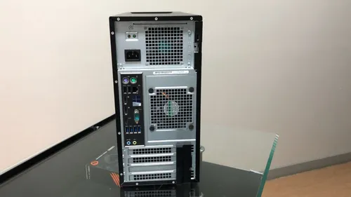 Workstation Dell T3620 Xeon E3-1225 V5 8gb 256gb Workstation Dell T3620 Xeon E3-1225 V5 8gb 256gb