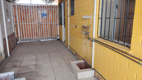 Casa Con 2 Niveles De 4d, 2b, Quilpué (78719)