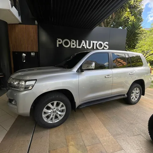 Toyota Land Cruiser 200 VX