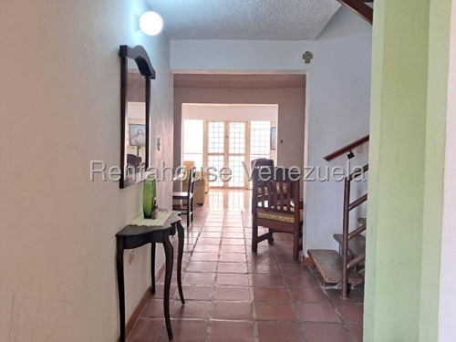 ¡descubre El Hogar De Tus Sueños En Cabudare! Imagina Vivir En Una Hermosa Casa De 2 Plantas, Situada En Un Urbanismo Tranquilo Y Seguro, Donde La Naturaleza Te Abraza Cada Día. Tu Nuevo Hogar Te Espe