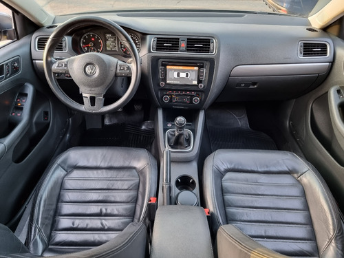 Imagen 6 de 15 de Volkswagen Vento 2.0 Tsi Sportline Mt6