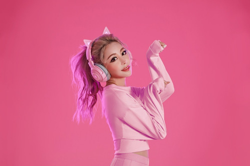 Imagen 7 de 10 de Auriculares Gamer Razer Kraken Bt Kitty Edition Quartz Inalámbricos Rosa Con Led Rgb