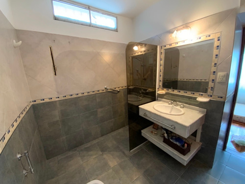 Casa 3 Dormitorios 2 Baños Tiene 2 Terrenos