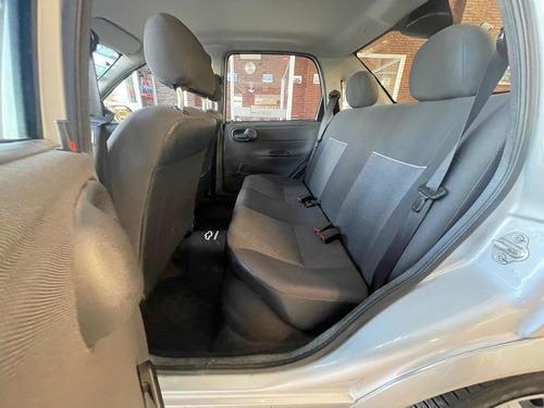 Imagen 9 de 13 de Chevrolet Classic 2016 1.4 Ls Abs Airbag
