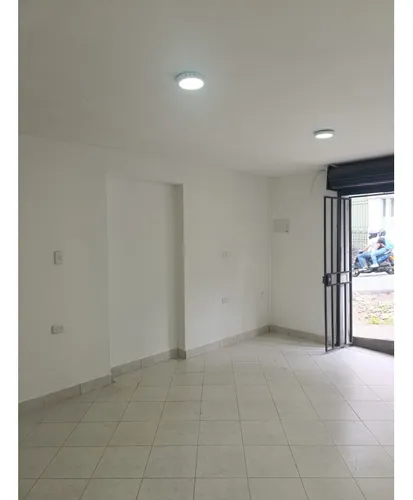 Se Vende Local Comercial/apartaestudio En Bombona