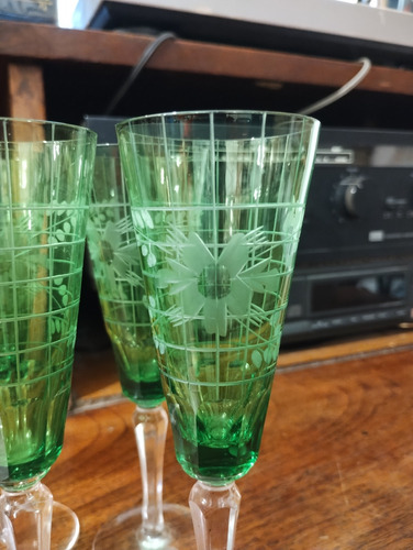 Antiguo Juego De 6 Copas De Vidrio Verde Tallado A Mano R4 (Usado)