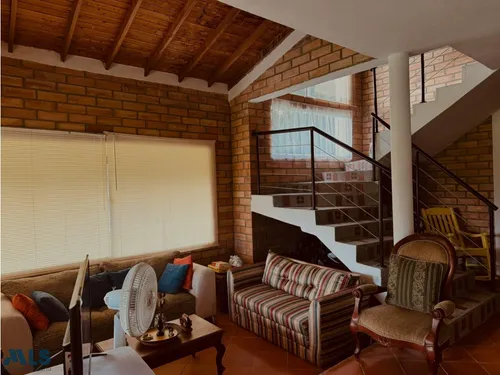 Finca Independiente En V. La Miranda Con Excelente...(mls#252449)