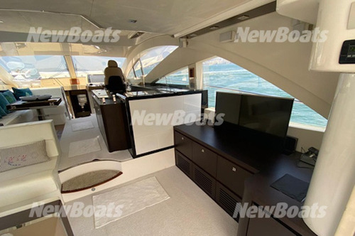 Schaefer Phantom 620 -ñ Ferretti Azimut Intermarine Beneteau