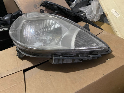 Faro Derecho Nissan Tiida 2007-2012 Original Usado