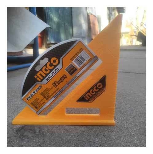 Escuadra Triangular Mulltiangulo 45° Carpintero 18mm Ingco