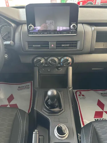 Mitsubishi L200 Glx Plus 2.4 Turbo-diesel. Sp
