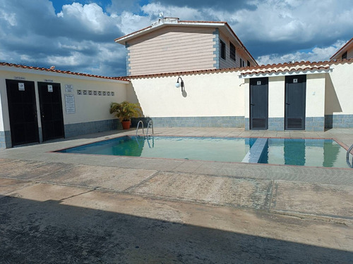 En Venta, Town House A Diseñar A Tu Gusto. San Diego.
