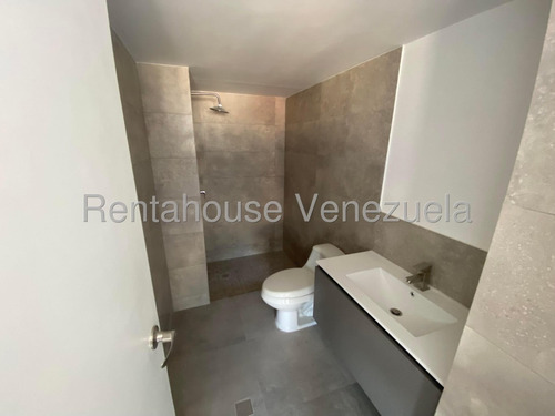 Apartamento Remodelado En Venta, Urb. Las Mercedes