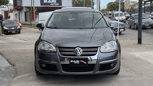 Volkswagen Vento 2.5 Luxury Wood Tiptronc 170cv