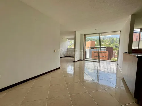 Apartamento En Arriendo En Camino Verde. Cod A776100