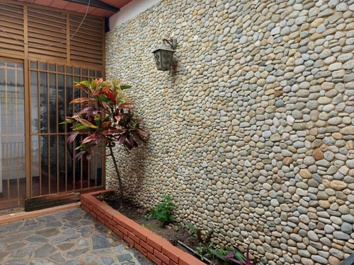 Imagen 10 de 14 de Casa En Urb Los Caobos En Maracay