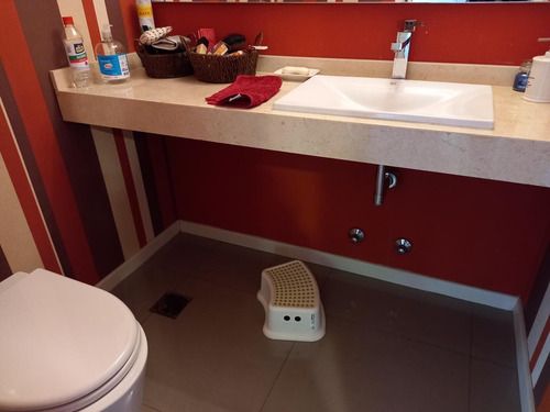 Sensacional Casa Moderna, Super Luminosa Y Con Ambientes Amplios.