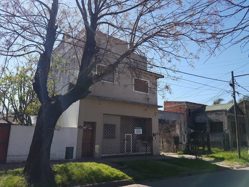 Imagen 1 de 11 de Casa Tipo Ph Venta Adrogue