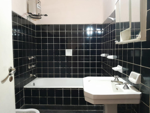 Venta/permuta - Casa - Ph Al Frente - 4 Dormitorios - Bella Vista, Rosario