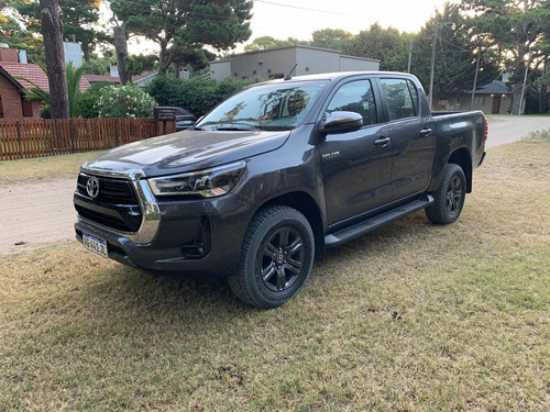 Toyota Hilux Srv 4x4 Mt6 Dc