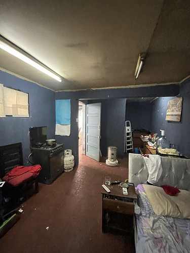 Oportunidad De Inversión Casa Amplia Con Local Comercial.