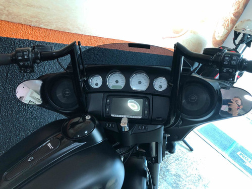 Harley Davidson Street Glide Flhxs