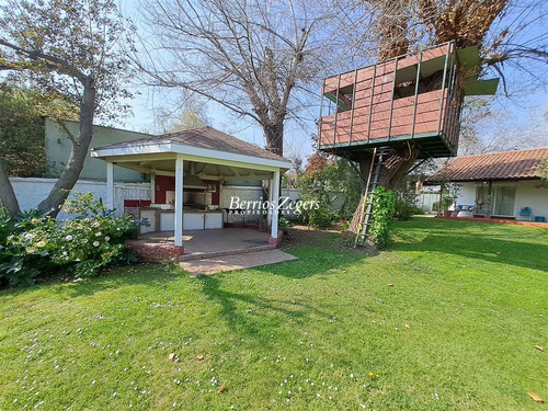 Casa En Venta, 4 Dormitorios 4 Baños, Sala De Estar La Reina