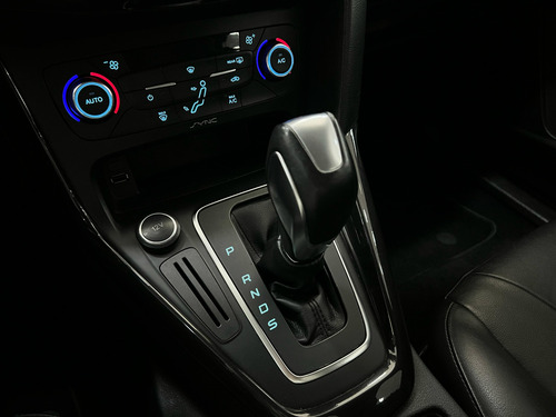 Ford FOCUS TI AT 2.0HC 2.0 Titanium Flex Powershift 4p
