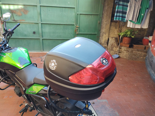 Dominar 400