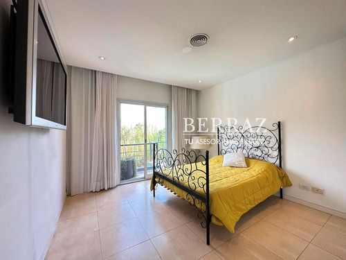 Casa En Venta En Barrio Cabos Del Lago Nordelta Tigre Lote De 1200 M2