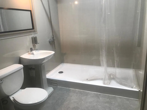 Hotel En Venta,  Santiago Centro, A Pasos De Cumming